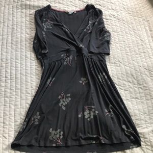 Boden Tunic in gray with flowers